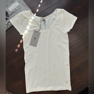 NEW 🩵 avocado Seamless Performance Tee in Ivory